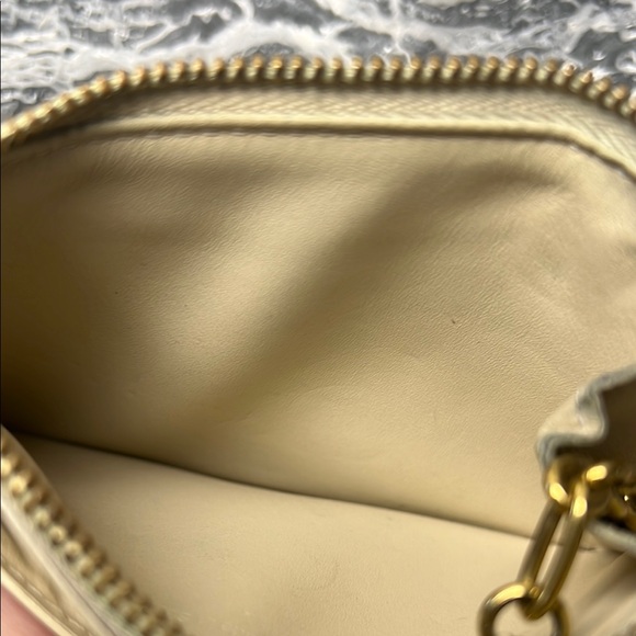 Louis Vuitton Vernis Handbag - Picture 13 of 15